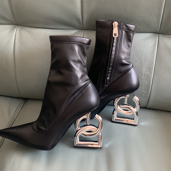 Dolce & Gabbana  sculpted DG logo heel stretch booties - Picture 4 of 9